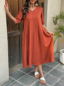 Vivie Lora Damska sukienka plisowana, luźna, teksturowana, średniej długości z dekoltem w serek - Brązowy - Zobacz 2