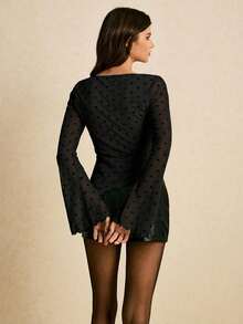 Poéselle Áo thun nữ thời trang tay loe in chấm bi, vạt áo bất đối xứng - màu đen - Xem 5