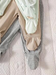 SHEIN Bộ 4 quần legging liền thân cho bé gái sơ sinh, màu trơn trắng, hồng, đen, xám - Chất liệu vải dệt kim mềm mại, co giãn, thoải mái, phù hợp cho mọi mùa, dễ thương và đơn giản, dễ mặc, giá trị cao, phù hợp cho ở nhà, đi chơi, du lịch, mặc hàng ngày, 0-3 tháng, hàng mới về mùa xuân/hè, bộ quần áo bé gái. - màu xanh lá - Xem 7