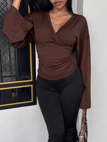 Slaydiva 日常休闲生活方式新款早春夏季音乐节、情人节、复活节休闲风、简约基础款、Y2K街头甜美风、性感风、邮轮度假风、日常约会风、辣妹风、性感派对风、V领重叠设计、宽松袖子、修身款，Y2K咖啡棕色女式T恤 - 棕色 - 查看 5