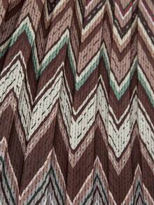 Zelara Große Größen Lässig Maxikleid mit Allover-Muster und plissiertem Glockenrock - Verschiedenfarbig - Übersicht 6
