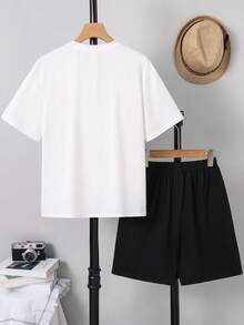 SHEIN 2件套男童休闲简约黑白人脸图案圆领短袖短裤套装，夏季适合春夏穿着，日常穿着，运动，外出，上学，聚会，节日，拍照 - 黑與白 - 查看 2