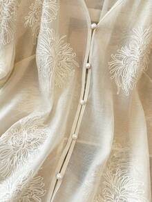 GlowEve CURVE 大码女式刺绣花卉衬衫，优雅休闲日常穿着 - 杏色 - 查看 7