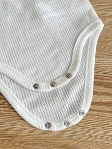 SHEIN 3件套新生男宝宝可爱夏季休闲针织荷叶边吊带连体衣套装 - 彩色 - 查看 4