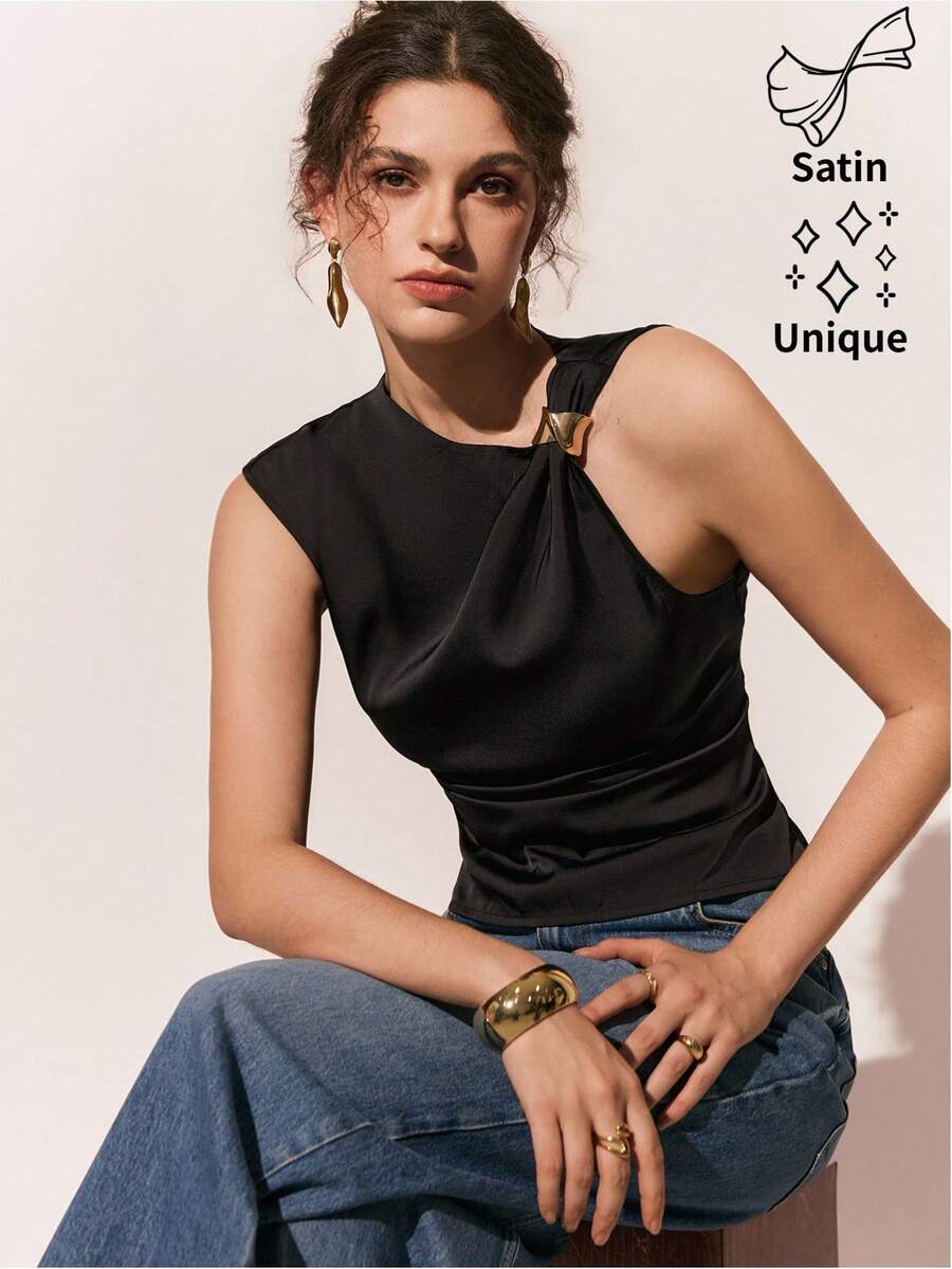 Poéselle Áo satin đen thanh lịch dành cho nữ, cổ bất đối xứng, xếp ly, không tay, dáng ngắn.