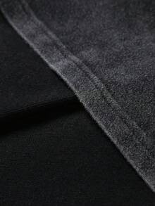 Manfinity EMRG 加大码男士休闲标语印花圆领短袖T恤，夏季 - 黑色 - 查看 6