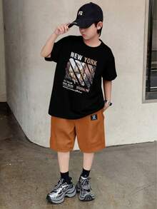 Mirajuku 2件套青少年男童休闲街头复古城市图案T恤和梭织短裤套装，时尚街头服饰，适合日常、通勤、运动穿着 - 棕色 - 查看 2