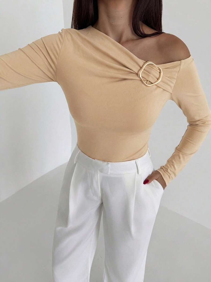 Aloruh Women's Autumn/Winter Metallic Decor Oblique Shoulder Fitted T-Shirt - Khaki - View 1