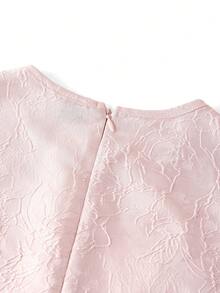 Ellevyn 女士圆领短袖提花纹理面料粉色收腰褶裥A字优雅日常/约会中长连衣裙，早春 - 粉色 - 查看 12