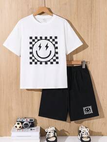 SHEIN 2件套男童休闲简约黑白人脸图案圆领短袖短裤套装，夏季适合春夏穿着，日常穿着，运动，外出，上学，聚会，节日，拍照 - 黑與白 - 查看 4