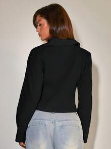 COSMINA Denim 女士休闲前扣牛仔衬衫，修身腰部，长袖牛仔上衣，适合日常穿着和通勤，优雅牛仔上衣，秋冬牛仔上衣，春季牛仔上衣，休闲牛仔，灰色牛仔上衣，日常街头风格，秋季风格。 - 黑色 - 查看 2