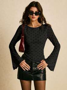 Poéselle Áo thun nữ thời trang tay loe in chấm bi, vạt áo bất đối xứng - màu đen - Xem 6