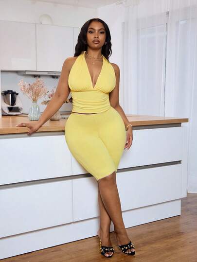 Slaydiva New Spring And Summer Music Festival Valentine's Day Easter Casual Simple Basic Style Y2K Street Sweet Internet Celebrity Bestseller Daily Date Hot Girl Style Sexy Sporty Style Halter Strap Wrap Chest And Waist Pleated Large Backless Vest + Low-Waisted Seven-Inch Pants Lace Decoration V-Waist Light Yellow Set For Women's Plus Two Pieces Set -A