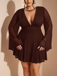 SHEIN BAE 撞色V领收腰长袖短裙 - 咖啡棕 - 查看 5