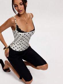 SHEIN BAE Áo hai dây chấm bi viền ren thanh lịch và thoải mái dành cho nữ, thích hợp cho mùa xuân và mùa hè, áo corset chấm bi, trang phục mùa xuân cho nữ, kỳ nghỉ xuân, ngày Valentine, áo dự tiệc thanh lịch, áo chấm bi. - Đen và trắng - Xem 5