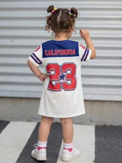 SHEIN 年轻女孩夏季休闲通勤时尚街头运动字母、数字和星星印花撞色短袖T恤裙