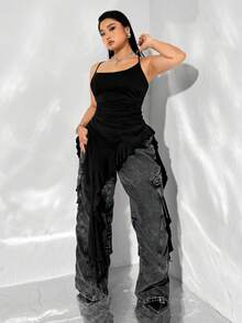 SHEIN X LOS FAVORITOS DE LA FATSHIONISTA SHEIN ICON Plus Size Asymmetrical Jellyfish Strap Cami Top, For Summer - Black - View 3