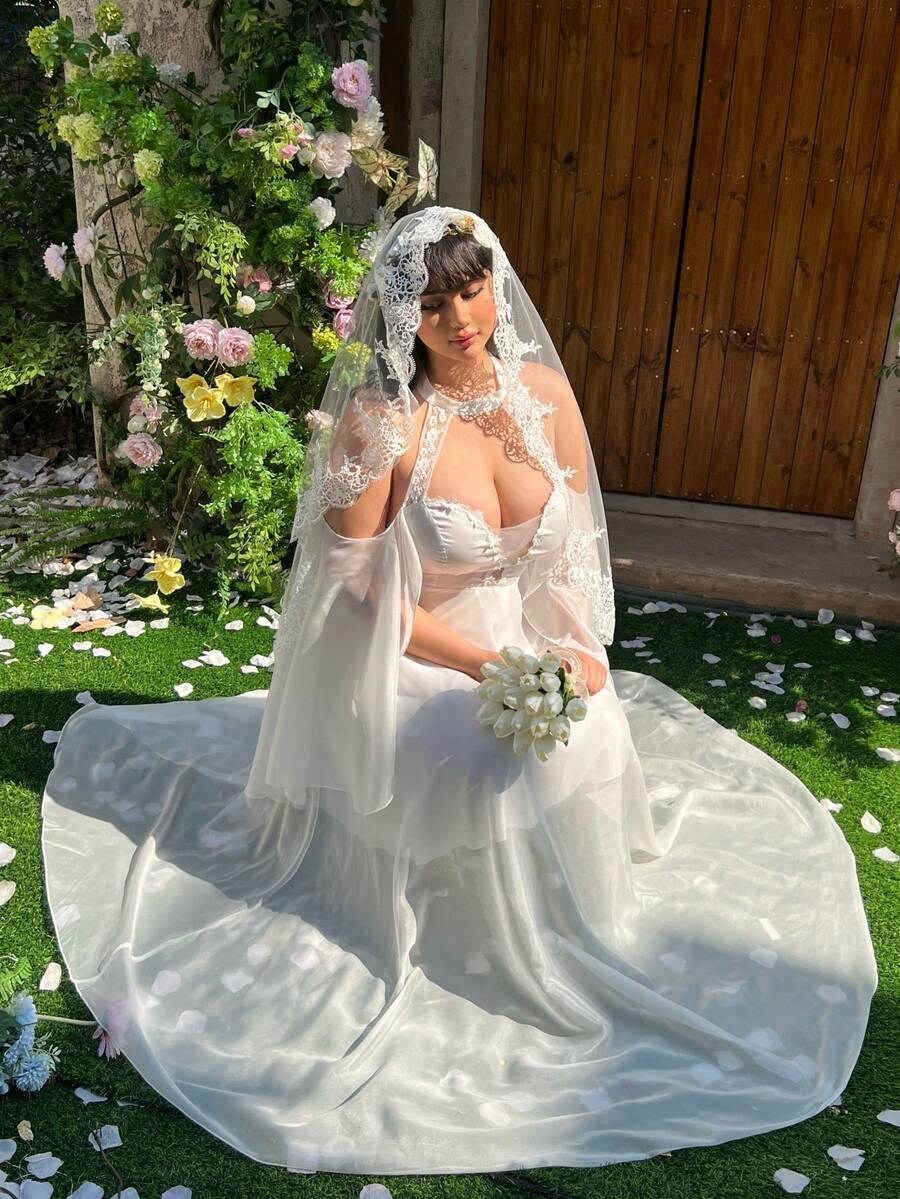 Lyrianda 法式复古柔软雪纺薄纱小众优雅新娘婚纱，露肩、V领、挂脖、无袖披肩，搭配同色蕾丝拼接优雅婚纱，白色 - 白色 - 查看 1