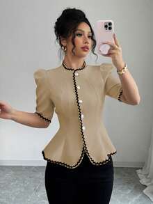 Elenzga 女士波点缎带短泡泡袖单排扣荷叶边下摆优雅衬衫 - 卡其色 - 查看 4