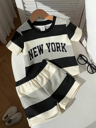 SHEIN ユニセックス ベビー 男の子/女の子 カジュアル キュート スローガン ボーダー 半袖Tシャツ ショーツ セット 2枚組、春夏ベビー服、アウトフィット