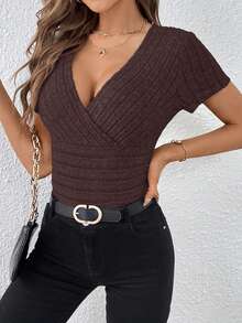 SHEIN Essnce 女士休闲日常通勤性感简约纯色罗纹针织深V领短袖修身T恤，夏季 - 咖啡棕 - 查看 4