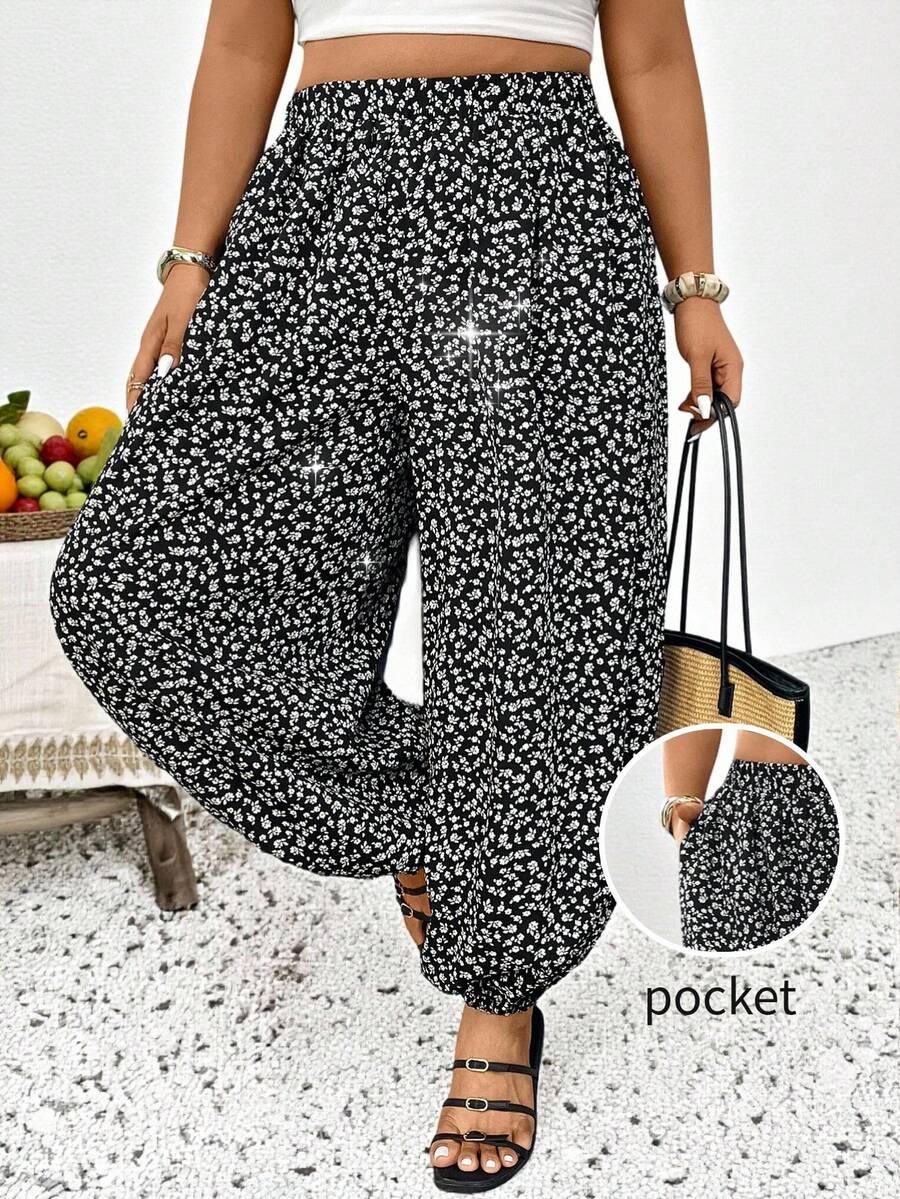 SHEIN Frenchy Celana Panjang Model Lentera Ukuran Plus Gaya Boho Hitam Motif Bunga Acak untuk Wanita, Terbuat dari Kain Tenun - Hitam - View 1