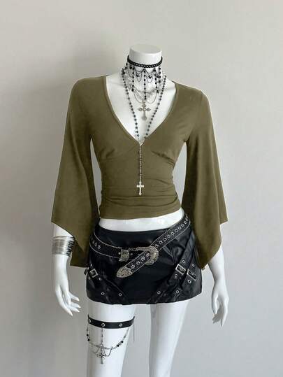 EgrlEra 女士纯色深V领性感中长款喇叭袖修身T恤