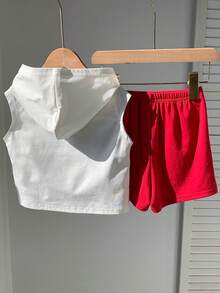 SHEIN 2件套婴儿/男婴可爱小熊图案无袖针织上衣T恤和红色工装短裤，春夏男婴服装，套装，街头服饰 - 酒紅色 - 查看 2