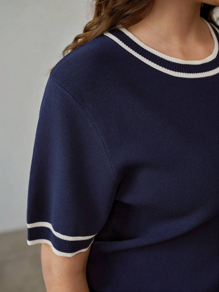 PLUS SIZE CONTRAST TRIM ROUND NECK KNIT SHORT SLEEVE TOP