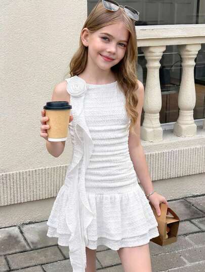 SHEIN Girlism Tween Girls White Solid Knit Textured Casual Elegant French Ruffle 3D Floral Decor Gathered Asymmetric Round Neck Sleeveless Fitted Short Dress, Princess Dress, New Year Party, Spring Outing, Daily Wear, Girls White Dress, Mother-Daughter Set, Wedding Season, Flower Girl, Gathering