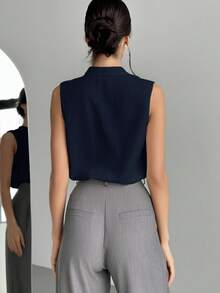 Firerie Áo sơ mi nữ cổ chữ V tối giản, thanh lịch và sang trọng dành cho công sở. - Màu xanh hải quân - Xem 2