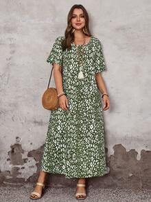 EMERY ROSE Đầm tay ngắn cổ tròn in họa tiết toàn thân cỡ lớn, kiểu dáng thường ngày, thích hợp cho kỳ nghỉ. - Nhiều màu - Xem 6