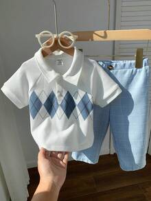 SHEIN 两件套男宝宝春夏学院风菱格纹短袖Polo衫及蓝色格子裤绅士套装，适合生日派对、锐舞派对、晚宴、演出、婚礼、迎婴派对、一周岁生日庆祝等场合。 - 彩色 - 查看 4