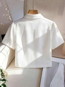 Franclia 2026 New Arrival Women's Cropped Shirts: White Short-Sleeved Shirt Collar Tops With Buttons & Pocket Detail - Casual, Commute, Minimalist & Preppy Style - White - View 2