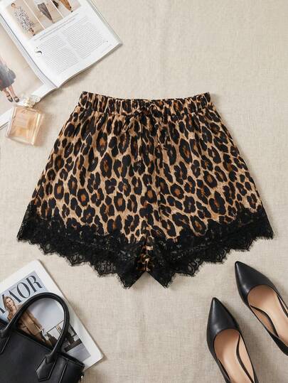 SHEIN SXY Damshorts med leopardmönster och spets, lapptäcke och resår i midjan, avslappnade