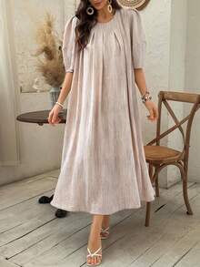 Vivie Lora Đầm nữ dáng suông xếp ly, chất liệu có họa tiết, dài đến đầu gối. - Màu Khaki - Xem 6