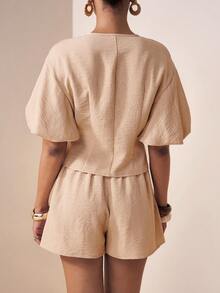 Zivah 2026春夏新款音乐节、复活节、圣帕特里克节、情人节、约会、西部风、游牧风、生日派对、毕业典礼、大学、学生、日常穿着、百搭基础款、休闲、度假、邮轮旅行、海滩、日光浴、热门单品、街头风、婚礼宾客波西米亚风、通勤、早午餐、机场、派对、假日郊游、办公室穿着 V领泡泡袖短袖上衣和带口袋直筒亚麻杏色两件套 - 杏色 - 查看 2