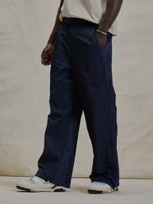 Musero Calça Pantalona de Perna Reta com Cintura Média, Detalhes de Construção em Painel, Essenciais de Inverno - Azul Marinho - Visão 3