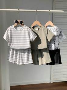 SHEIN 6件套男童可爱休闲假日沙滩恐龙条纹印花T恤短裤套装，适合春夏季节、日常穿着、运动、郊游、上学、聚会、节日、拍照等场合。 - 彩色 - 查看 8