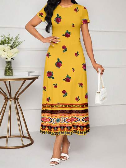 Modelyn Damklänning med blommönster och rund hals, avslappnad minimalistisk kortärmad