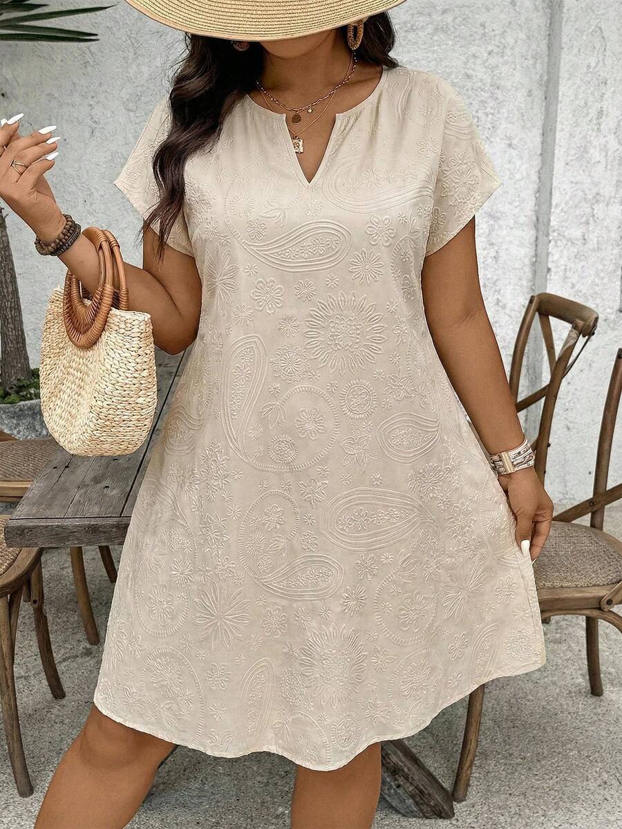 SHEIN VCAY 大码波西米亚复古佩斯利花纹和腰果花压纹V领短袖宽松女式迷你连衣裙，早春/夏季 - 卡其色 - 查看 1
