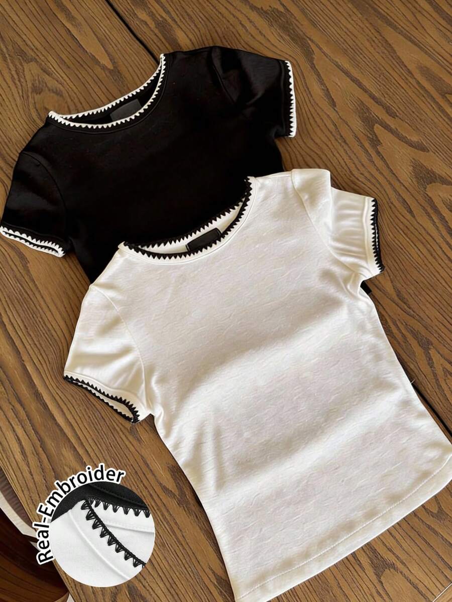 SHEIN EZwear 两件装女士T恤，撞色贝壳花刺绣，舒适休闲百搭，适合外出、街头风、机场穿搭，时尚别致，可搭配，春夏皆宜。 - 彩色 - 查看 1