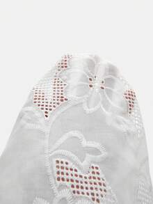 Maija 女士短款泡泡袖单排扣镂空休闲衬衫 - 白色 - 查看 10