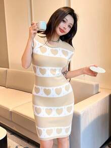 SHEIN Unity 女士爱心印花撞色圆领短袖毛衣连衣裙 - 杏色 - 查看 6