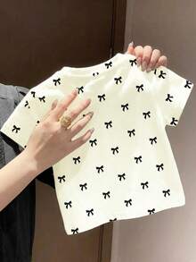 SHEIN 女婴可爱芭蕾舞风格迷你蝴蝶结印花，优雅黑色蝴蝶结图案，时尚简约休闲短袖圆领上衣，适合夏季穿着，可爱夏日，夏季单品，夏季外出必备，韩版风格，返校季，轻松舒适又时尚，春夏休闲装，印花上衣，夏季新款，春夏时尚 - 彩色 - 查看 2