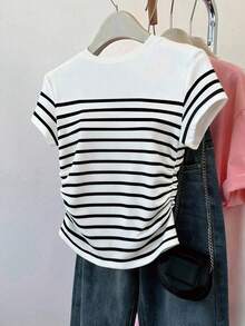 Resyla 经典黑白条纹印花T恤，简约设计，修身腰身，适合户外、购物、日常穿着。 - 黑與白 - 查看 2