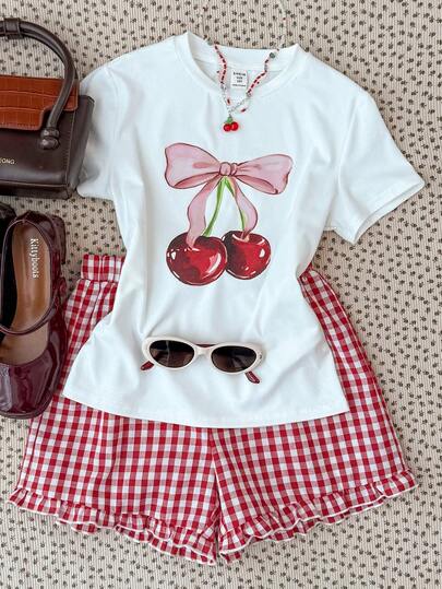 少女新款夏季两件套，时尚休闲蝴蝶结樱桃印花修身短袖格子短裤套装，适合通勤、派对、情人节、约会、上学、夏季、海滩度假等场合。