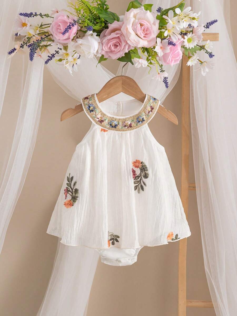SHEIN 新生女宝宝优雅可爱刺绣缎带装饰宽松连体衣,象牙白 - 白色 - 查看 1