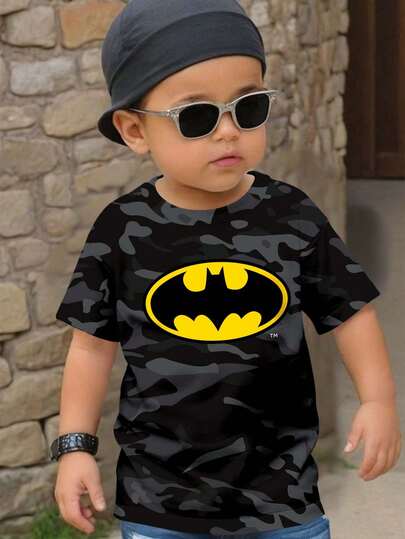BATMAN X SHEIN Young Boy Classic Logo Graphic Round Neck Short Sleeve T-Shirt, Casual & Minimalist, Suitable For Spring/Summer