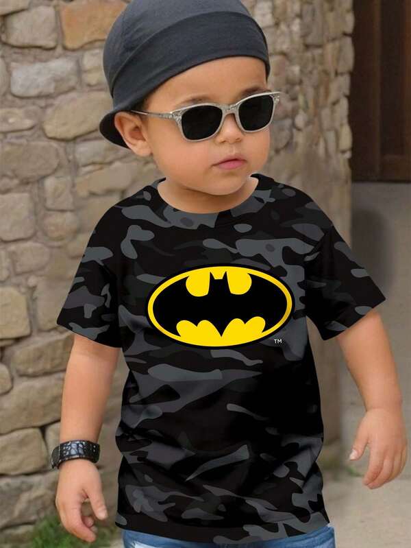 BATMAN X SHEIN Young Boy Classic Logo Graphic Round Neck Short Sleeve T-Shirt, Casual & Minimalist, Suitable For Spring/Summer